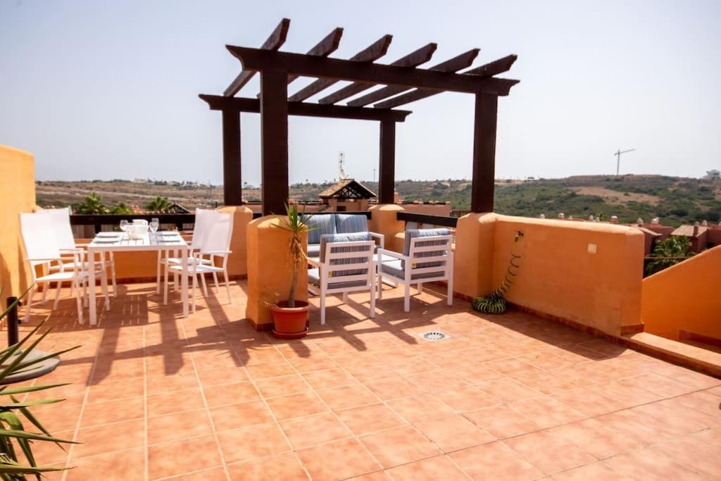 Appartement Penthouse With Roof Terrace, Bbq, Pool- And Sea Views à Buenas Noches Extérieur photo